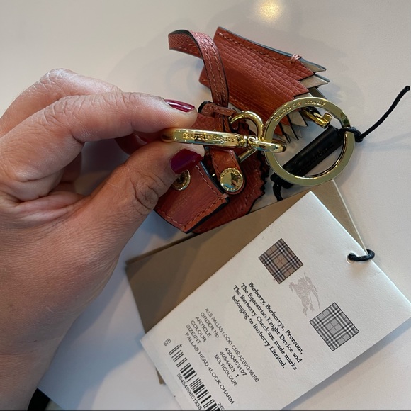 BURBERRY Pallas Head Charm With Lock & Key NWT - Picture 9 of 12
